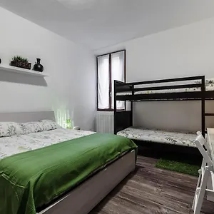 https://apartment-fara-12.italymilanhotels.net