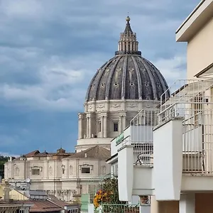 Lucy Vista San Pietro Rome